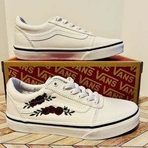 VANS Ward White Red Rose Embroidery Missy Kids 3 Low Top Sneaker Romantic